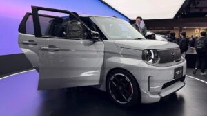 Honda Super-N - передние угловые двери открываются Jordan Katsianis Katsianis