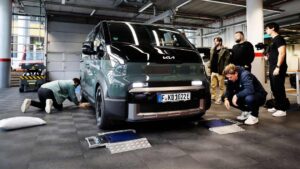 Kia PV5 бьет рекорды - готовится к запуску.