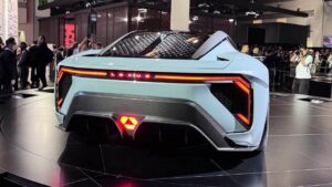 Lexus Sports Concept EV - передний 3/4 статический.