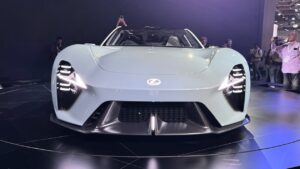 Lexus Sports Concept EV - передняя статика.