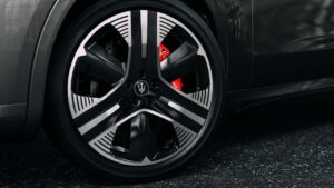 Maserati Grecale Folgore - серый сплав