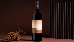 Maserati Grecale Tributo Il Bruciato - бутылка с вином "Брюциато"