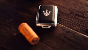 Maserati Grecale Tributo Il Bruciato - ключ и пробка.