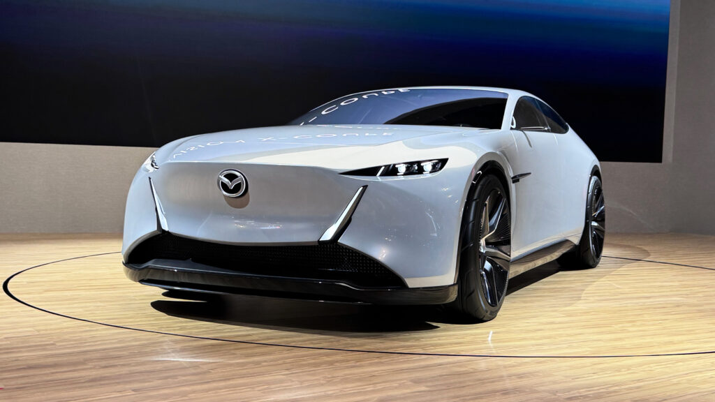 Mazda Vision X-Coupe - передние 3/4 статические.