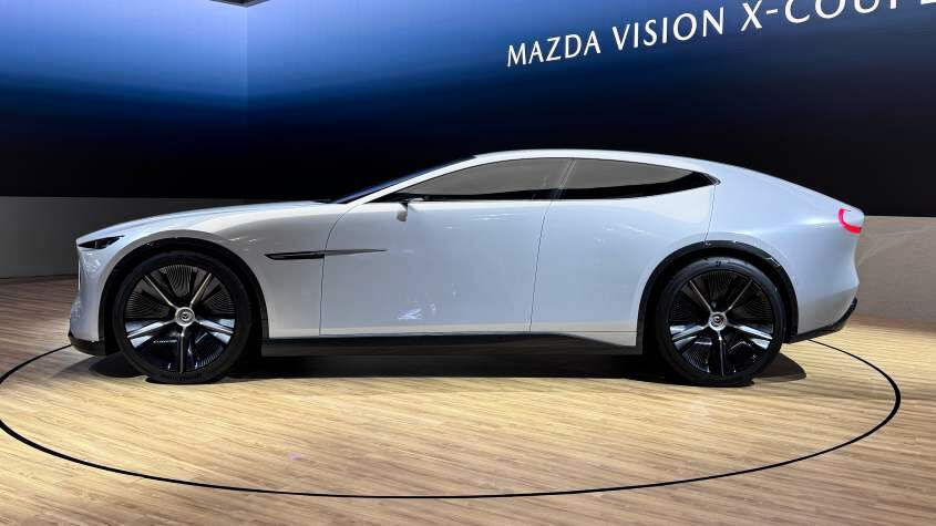 Mazda Vision X-Coupe - боковая статика.