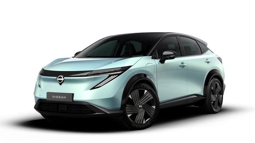 Раскрыто: обновленная Nissan Ariya получит новый дизайн, вдохновленный Leaf, на 2026 год Новый Nissan Ariya с дизайном, вдохновленным Leaf - передняя статика.