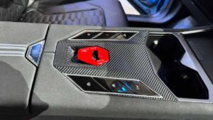 Omoda 4 - раскрытие деталей интерьера.