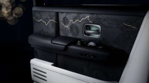 Rolls-Royce Phantom Centenary 14 (Столетие Рольс-Ройса Фантома) (англ.) русск. - Рольс Ройс Фантом 14 (Рольс-Ройс Фэнтом) - автомобильный автомобиль, выпускаемый на рынке США.