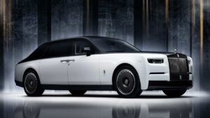 Rolls-Royce Phantom Centenary - передняя студия.
