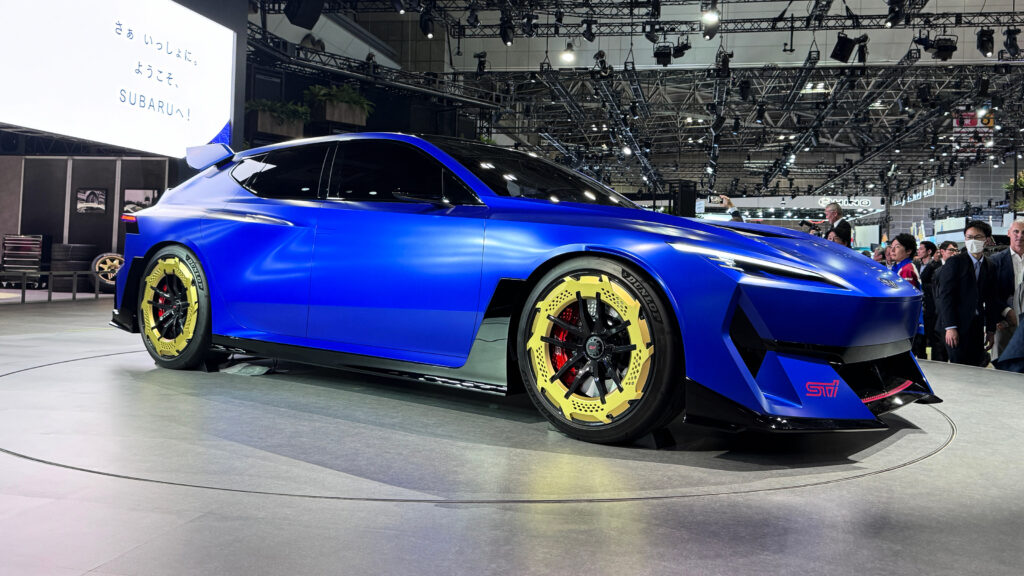 Subaru Performance-E STI - передние 3/4 статические.