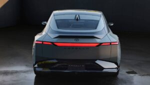 Toyota Corolla Concept - полная задняя часть.