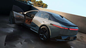 Toyota Corolla Concept - открытая дверь.