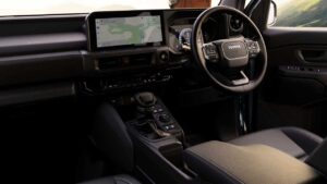 Toyota Land Cruiser FJ - приборная панель.