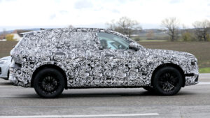 Audi Q7 шпионский выстрел - правый боковой профиль.