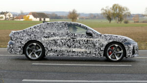 Audi RS 6 (камуфлированный) - сбоку.