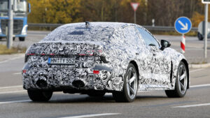 Audi RS 6 (камуфлированный) - задняя часть.