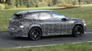 BMW iX3 M - динамический задний угол наклона.