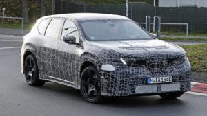 BMW iX3 M - передние повороты.