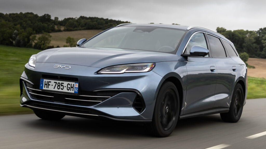 BYD Seal 6 plug-in hybrid - front angled