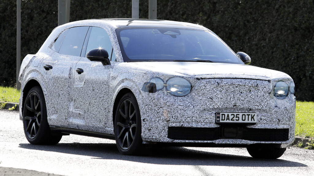 Bentley Urban SUV - front 3/4