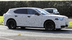 Bentley Urban SUV - передний угол под углом.