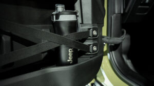 Jeep Recon 17 - это джип-разведчик 17 класса.