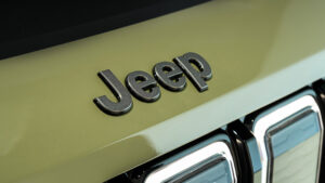 Jeep Recon 25 - это джип-разведчик.