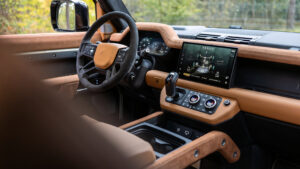 Land Rover Defender пикап - приборная панель.