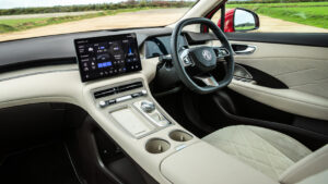 MGS6 EV - в салоне.