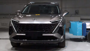 MGS9 PHEV Euro NCAP тестовое транспортное средство - передняя часть.