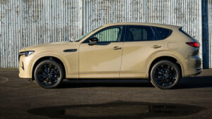 Mazda CX-60 - статический боковой профиль.