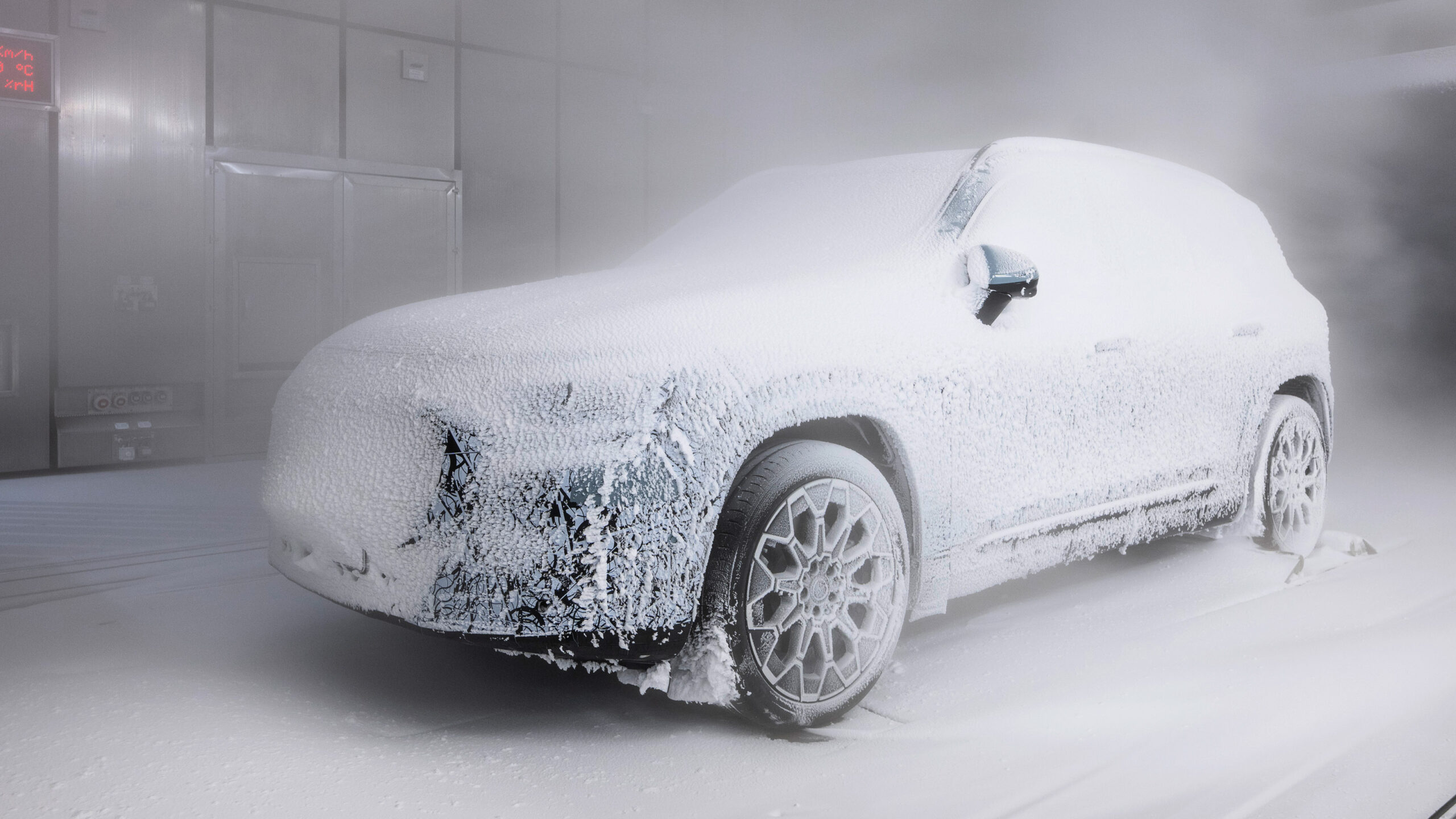 Mercedes GLB - фронтальный тизер.