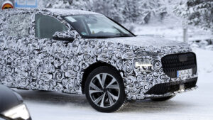 Audi Q7 Mk3 (камуфлированный) - передняя часть.