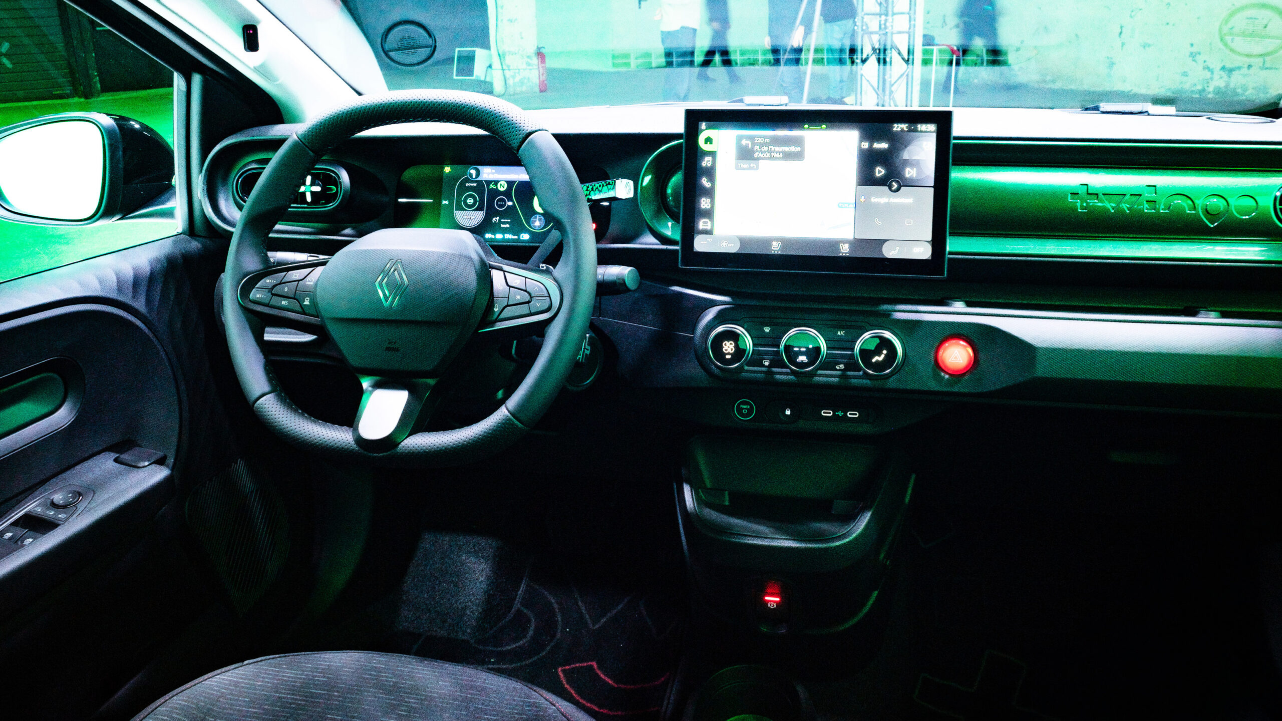 Renault Twingo - это DashCoin, созданная студией.