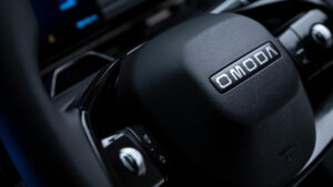 Omoda 7 - рулевое колесо.