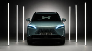 Omoda 7 - полная передняя часть.