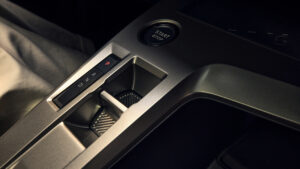 Peugeot 308 facelift - селектор передач