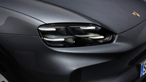 Porsche Cayenne Electric - фронтальный фонарь.