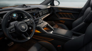 Porsche Cayenne Electric Turbo - приборная панель.