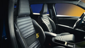 Renault 5 Bleu d'Or - сидячие места.