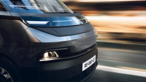 Renault Trafic - детали передней части автомобиля.