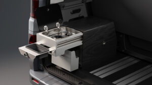 Renault Trafic Escapade - открытый отсек для раковины.