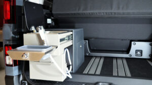 Renault Trafic Escapade - утопает в задней части.