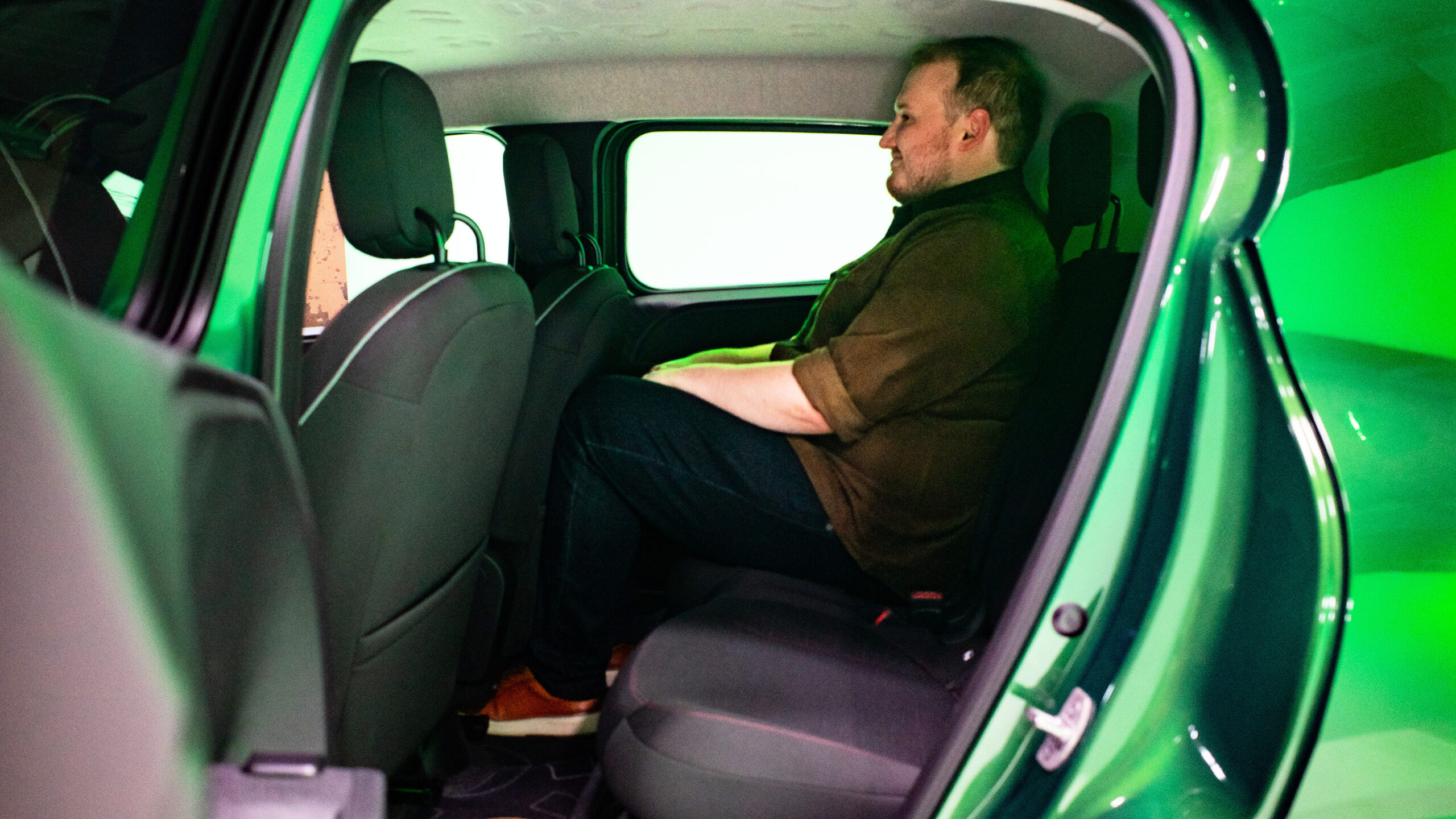 Renault Twingo - студийные задние сиденья.