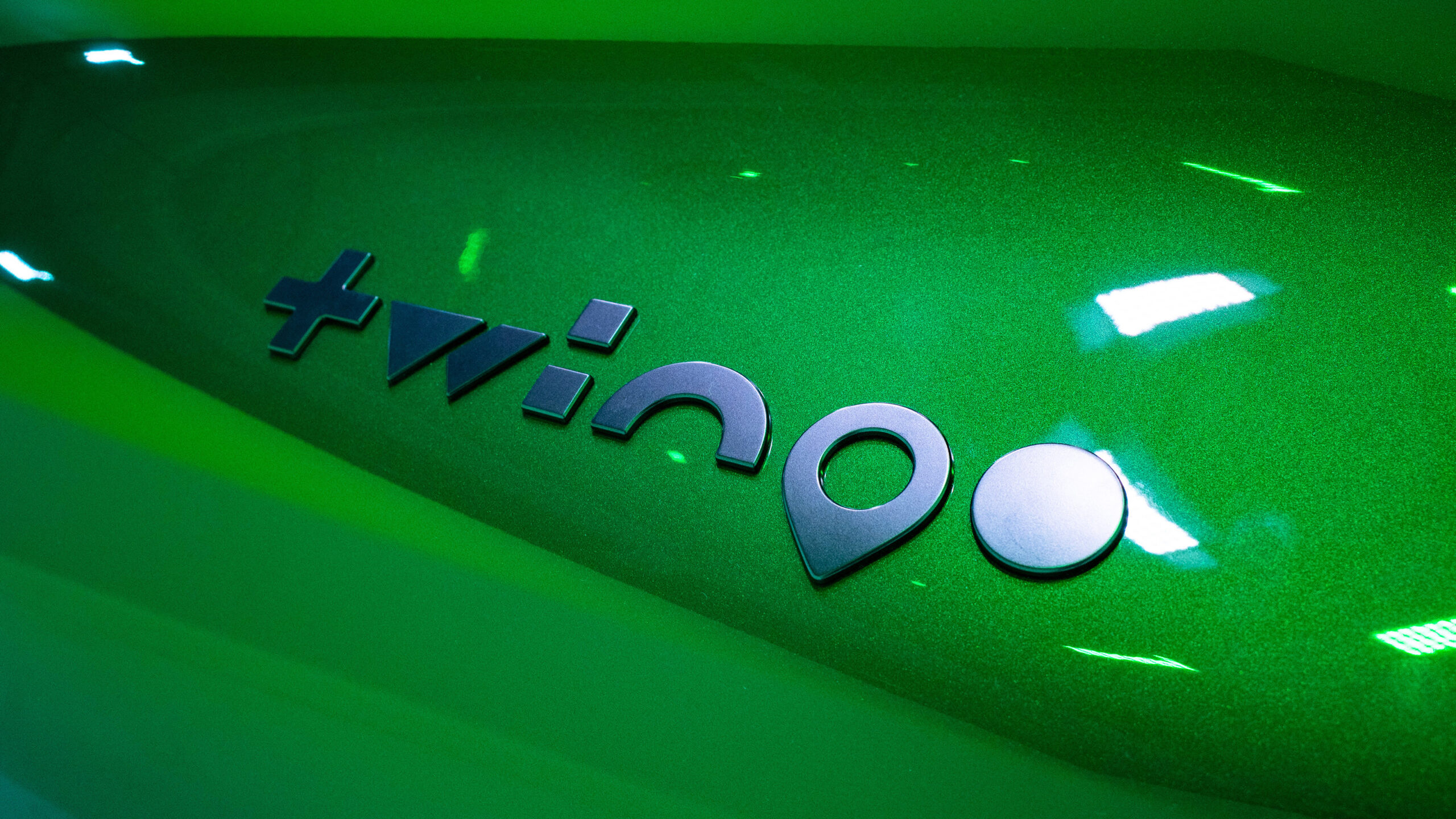 Renault Twingo - значок студии.