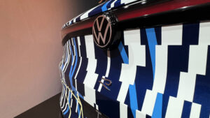 Volkswagen T-Roc R - задний значок.