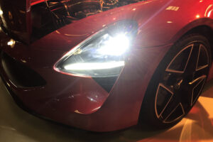 TVR Griffith раскрывает - передний фонарь.