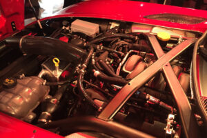 TVR Griffith раскрывает - двигатель двигателя.