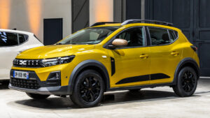 Dacia Sandero Stepway с подтяжкой лица - передний фронт.