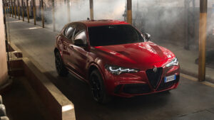 Alfa Romeo Stelvio Quadrifoglio Colleziones - передняя часть 3/4